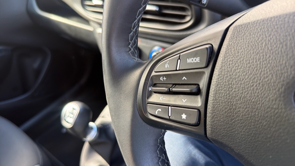 Hyundai i10 1.0 [63] Advance 5dr [Nav] Petrol Hatchback - Image 25