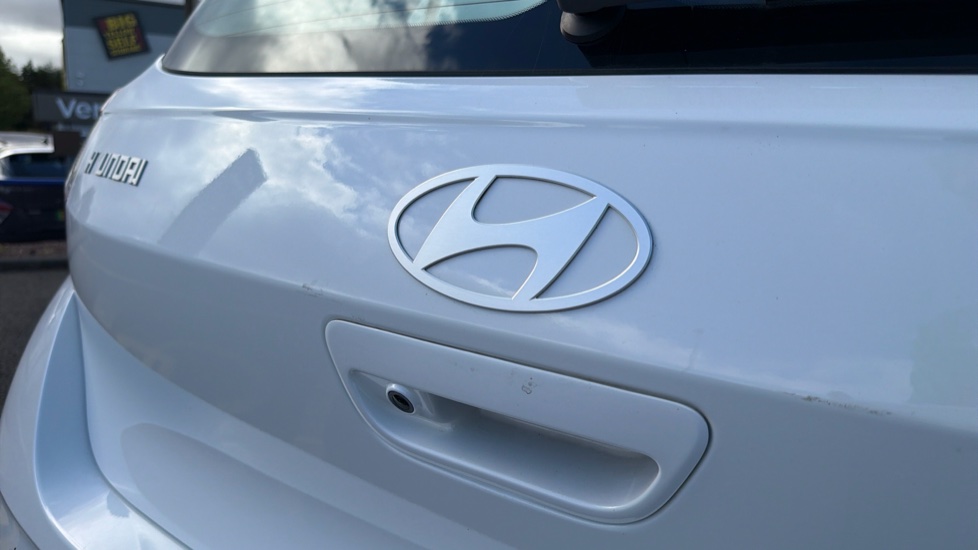 Hyundai i10 1.0 [63] Advance 5dr [Nav] Petrol Hatchback - Image 39