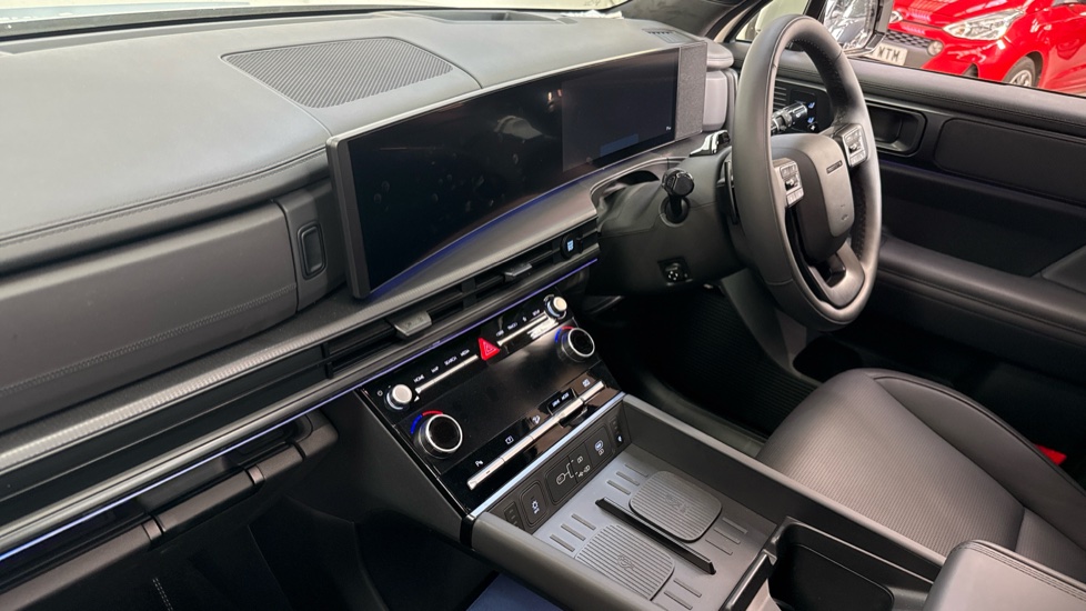 Hyundai SANTA FE 1.6 TGDi 239 Hybrid Calligraphy 5dr Auto Hybrid Estate - Image 9