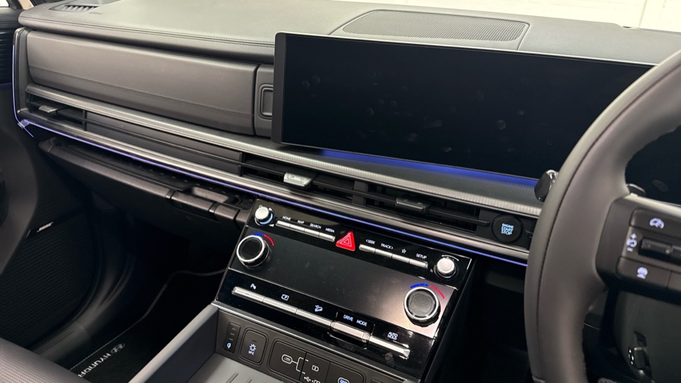 Hyundai SANTA FE 1.6 TGDi 239 Hybrid Calligraphy 5dr Auto Hybrid Estate - Image 12
