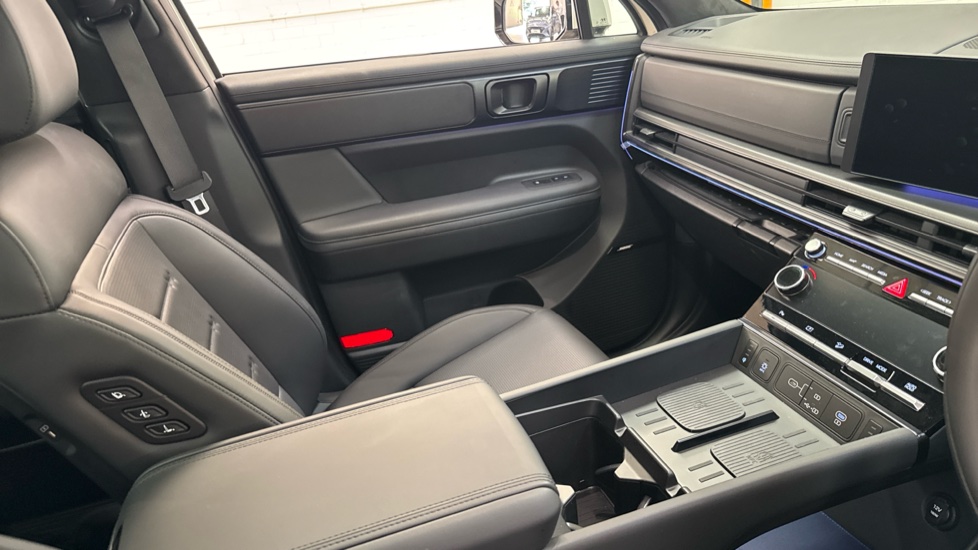Hyundai SANTA FE 1.6 TGDi 239 Hybrid Calligraphy 5dr Auto Hybrid Estate - Image 14