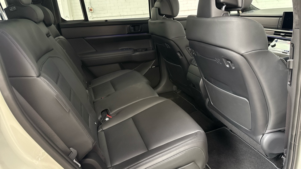 Hyundai SANTA FE 1.6 TGDi 239 Hybrid Calligraphy 5dr Auto Hybrid Estate - Image 16