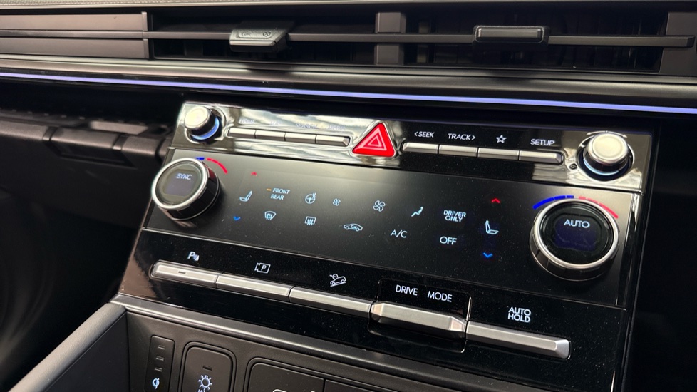 Hyundai SANTA FE 1.6 TGDi 239 Hybrid Calligraphy 5dr Auto Hybrid Estate - Image 29