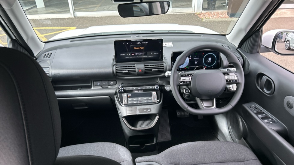 Hyundai INSTER 85kW 01 49kWh 5dr Auto Electric Hatchback - Image 10