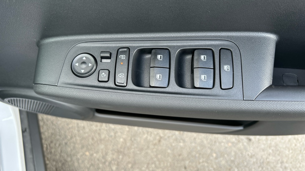 Hyundai INSTER 85kW 01 49kWh 5dr Auto Electric Hatchback - Image 42