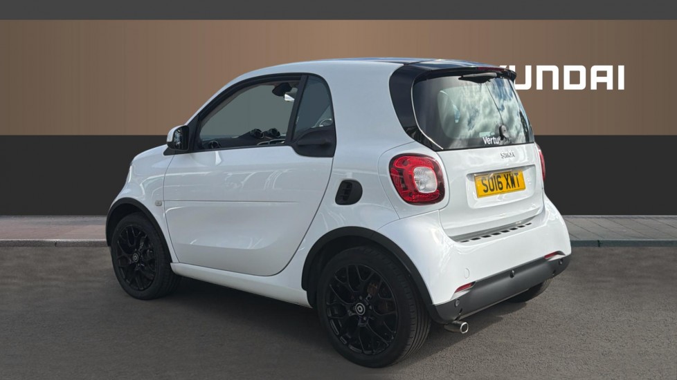 smart fortwo coupe 1.0 White Edition 2dr Auto Petrol Coupe - Image 2