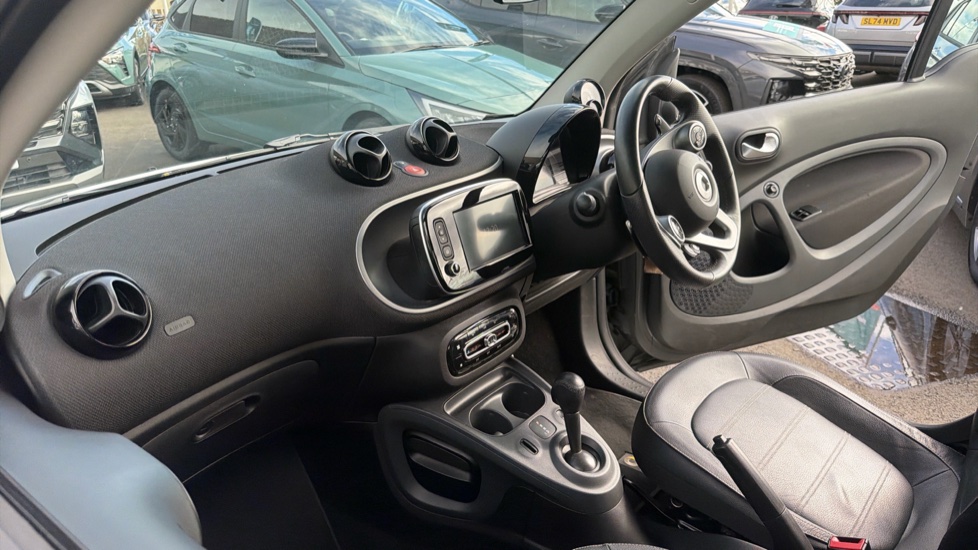 smart fortwo coupe 1.0 White Edition 2dr Auto Petrol Coupe - Image 9