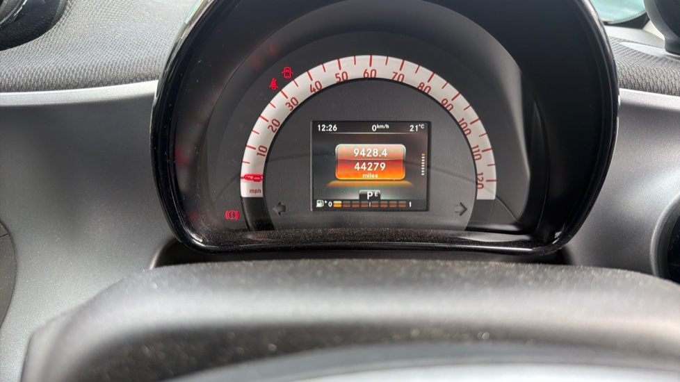 smart fortwo coupe 1.0 White Edition 2dr Auto Petrol Coupe - Image 18