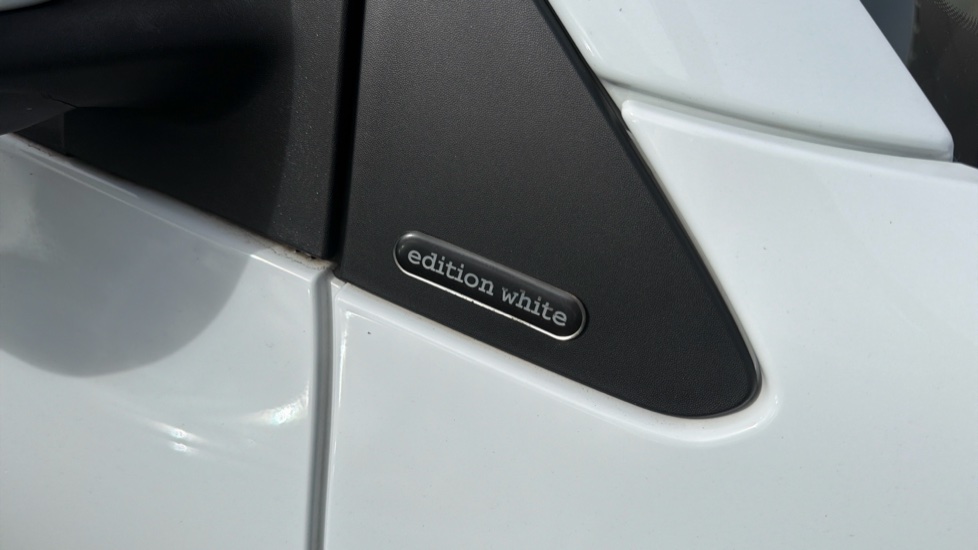 smart fortwo coupe 1.0 White Edition 2dr Auto Petrol Coupe - Image 45