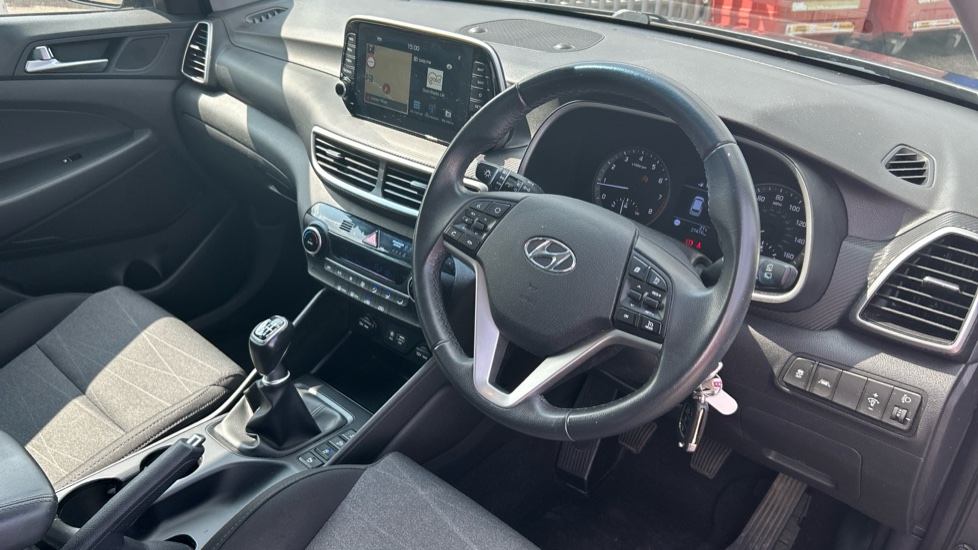 Hyundai TUCSON 1.6 GDi SE Nav 5dr 2WD Petrol Estate - Image 11