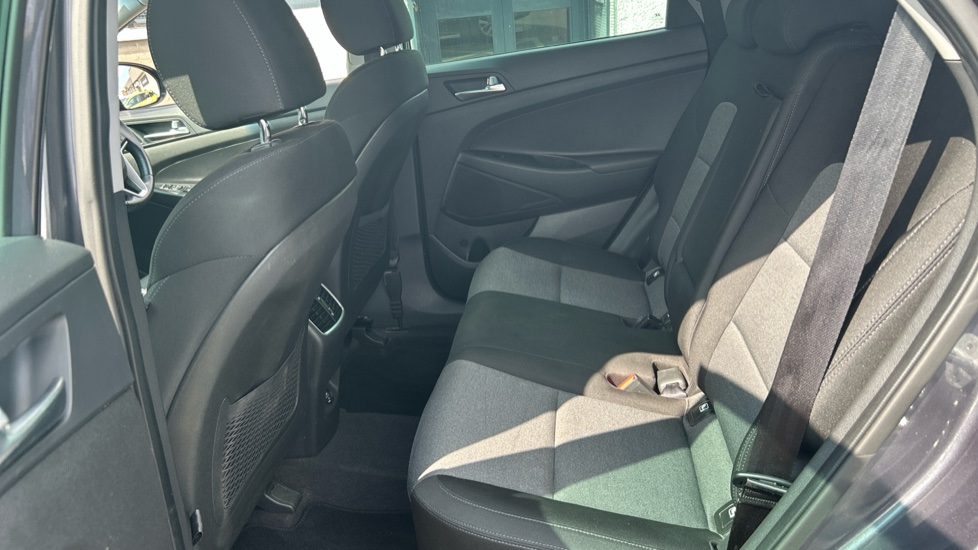 Hyundai TUCSON 1.6 GDi SE Nav 5dr 2WD Petrol Estate - Image 16