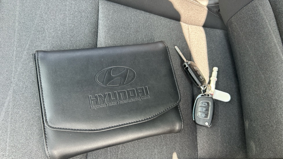 Hyundai TUCSON 1.6 GDi SE Nav 5dr 2WD Petrol Estate - Image 19
