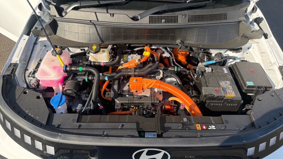 Hyundai INSTER 85kW 02 49kWh 5dr Auto Electric Hatchback - Image 8