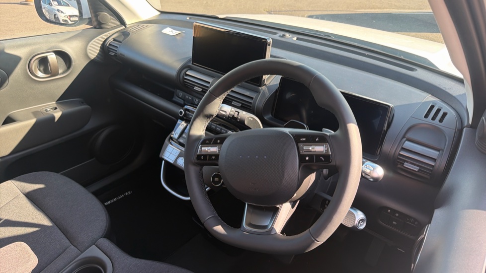 Hyundai INSTER 85kW 02 49kWh 5dr Auto Electric Hatchback - Image 11