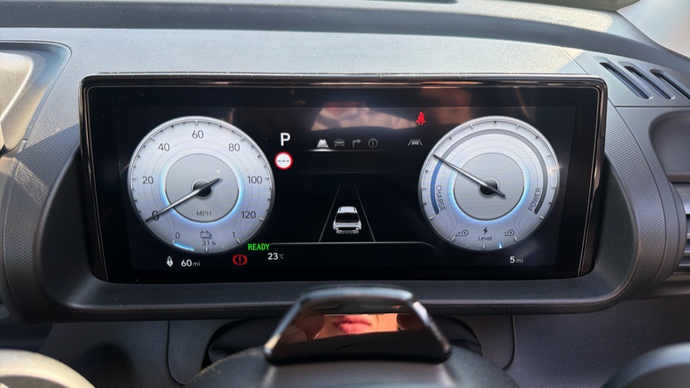 Hyundai INSTER 85kW 02 49kWh 5dr Auto Electric Hatchback - Image 18