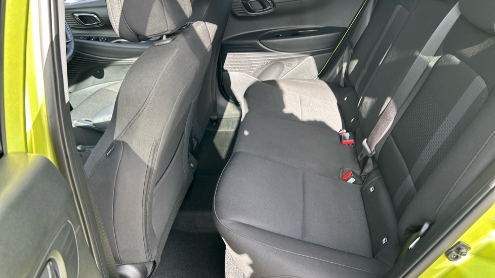 Hyundai i20 1.0T GDi 90 Tech Line 5dr DCT Petrol Hatchback - Image 16