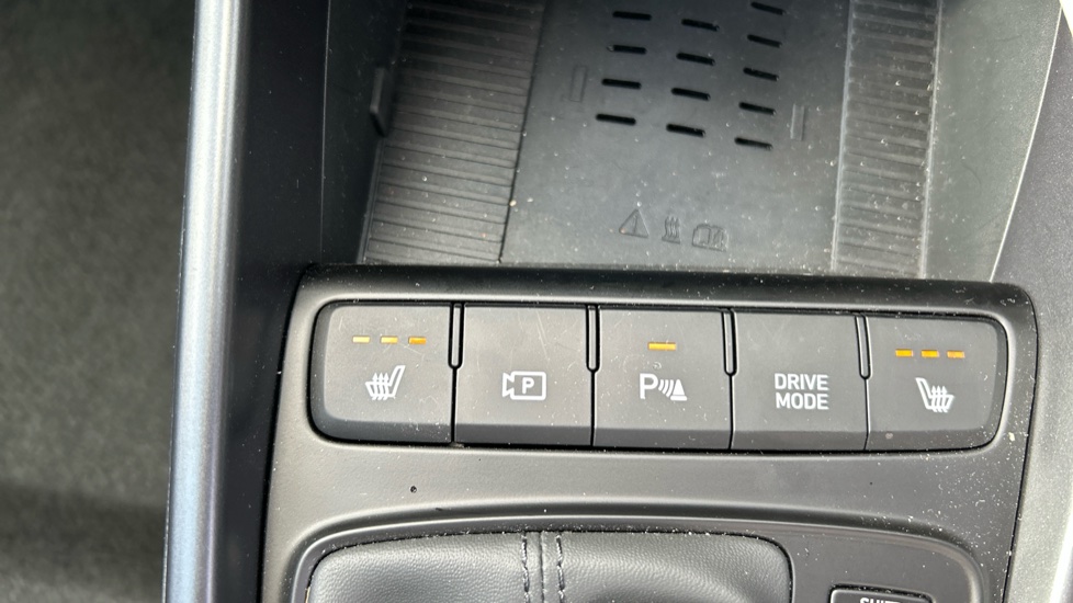 Hyundai i20 1.0T GDi 90 Tech Line 5dr DCT Petrol Hatchback - Image 25