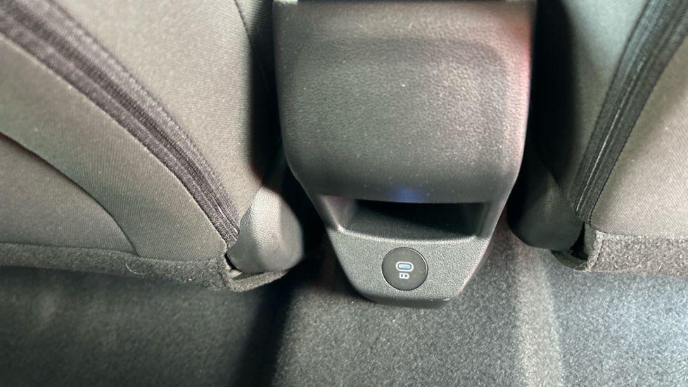 Hyundai i20 1.0T GDi 90 Tech Line 5dr DCT Petrol Hatchback - Image 40