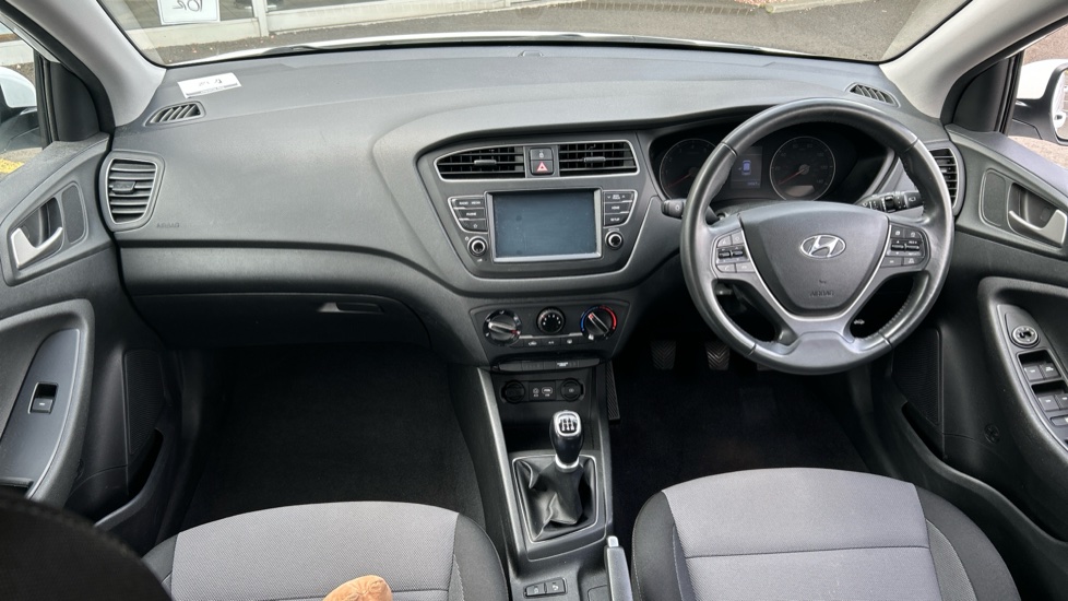 Hyundai i20 1.2 MPi SE 5dr Petrol Hatchback - Image 10