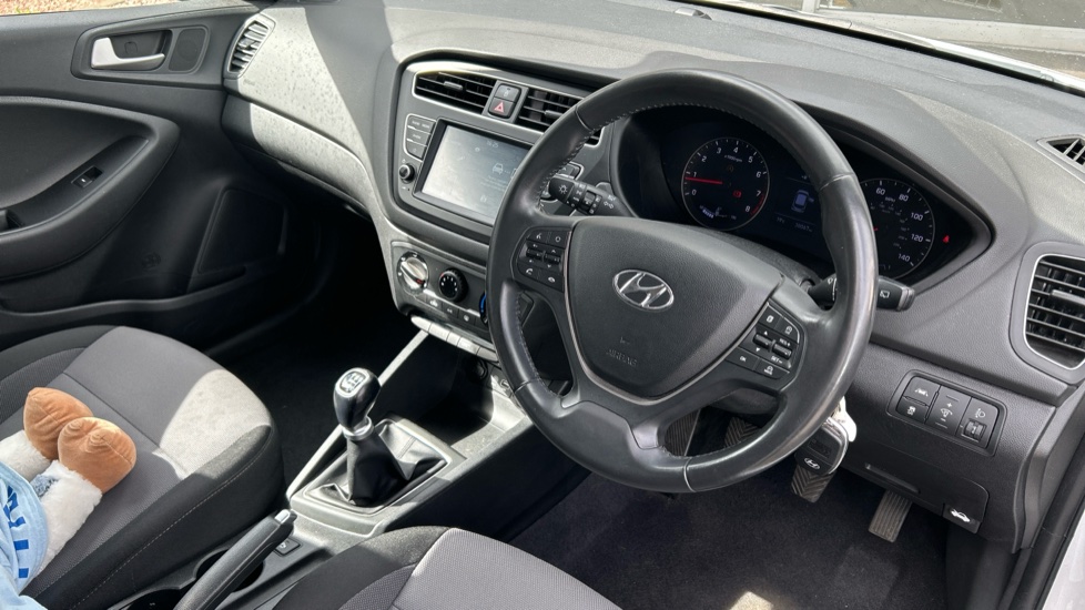 Hyundai i20 1.2 MPi SE 5dr Petrol Hatchback - Image 11