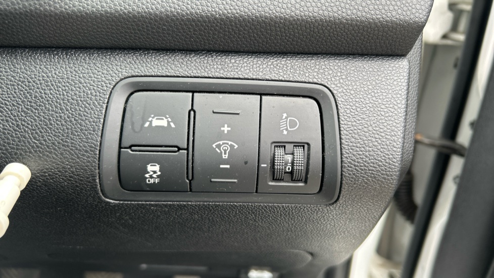 Hyundai i20 1.2 MPi SE 5dr Petrol Hatchback - Image 27