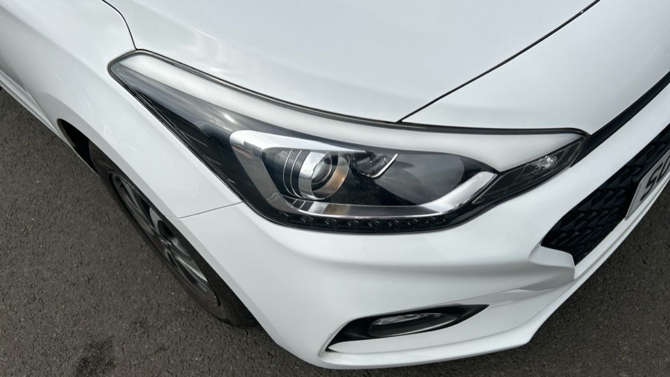 Hyundai i20 1.2 MPi SE 5dr Petrol Hatchback - Image 30