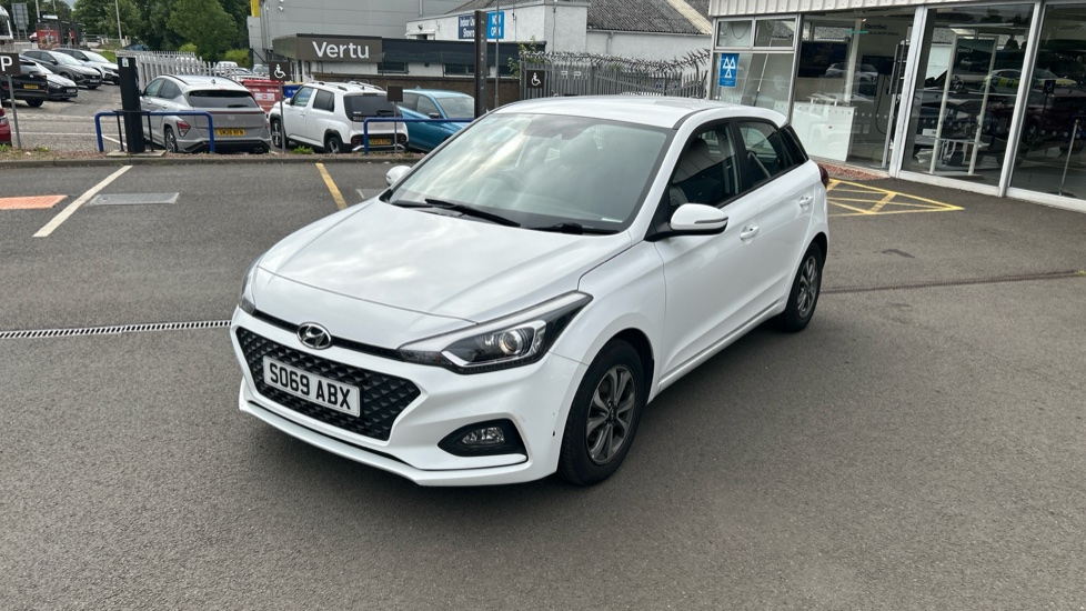 Hyundai i20 1.2 MPi SE 5dr Petrol Hatchback - Image 32
