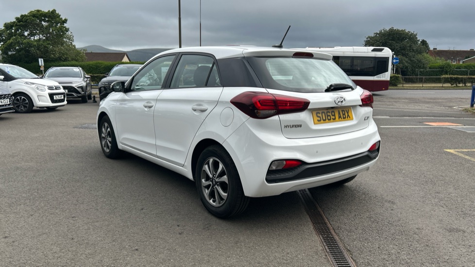 Hyundai i20 1.2 MPi SE 5dr Petrol Hatchback - Image 33