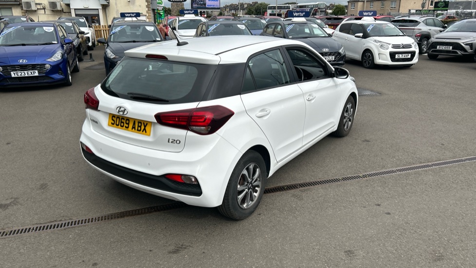 Hyundai i20 1.2 MPi SE 5dr Petrol Hatchback - Image 35