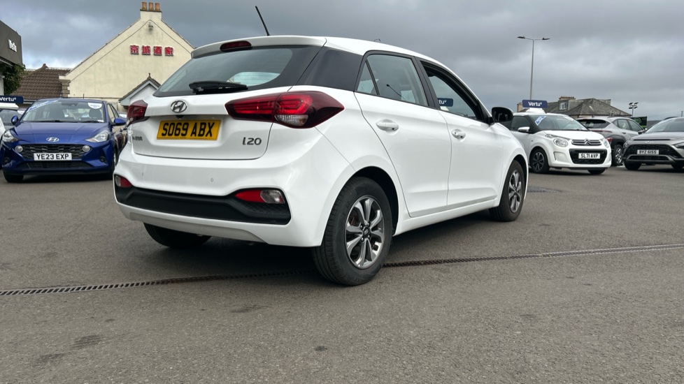 Hyundai i20 1.2 MPi SE 5dr Petrol Hatchback - Image 36