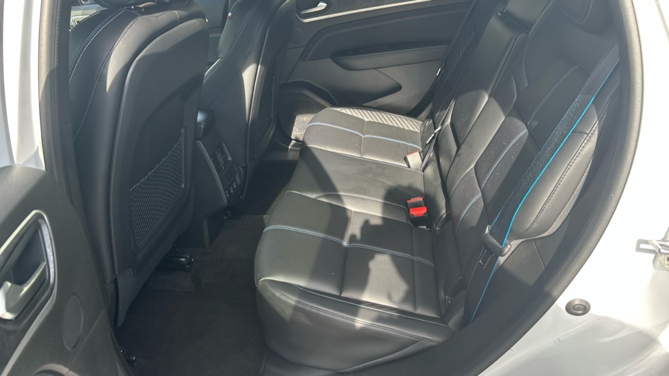 Renault Arkana 1.6 E-Tech FHEV 145 Esprit Alpine 5dr Auto Hybrid Estate - Image 16