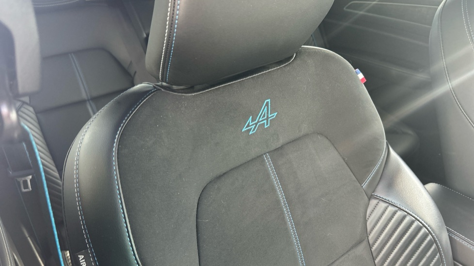Renault Arkana 1.6 E-Tech FHEV 145 Esprit Alpine 5dr Auto Hybrid Estate - Image 30
