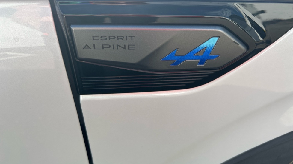 Renault Arkana 1.6 E-Tech FHEV 145 Esprit Alpine 5dr Auto Hybrid Estate - Image 34