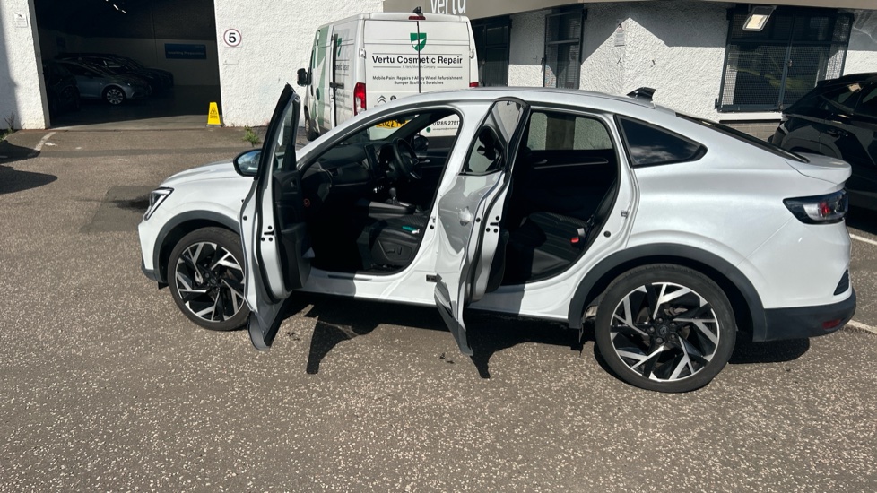 Renault Arkana 1.6 E-Tech FHEV 145 Esprit Alpine 5dr Auto Hybrid Estate - Image 41