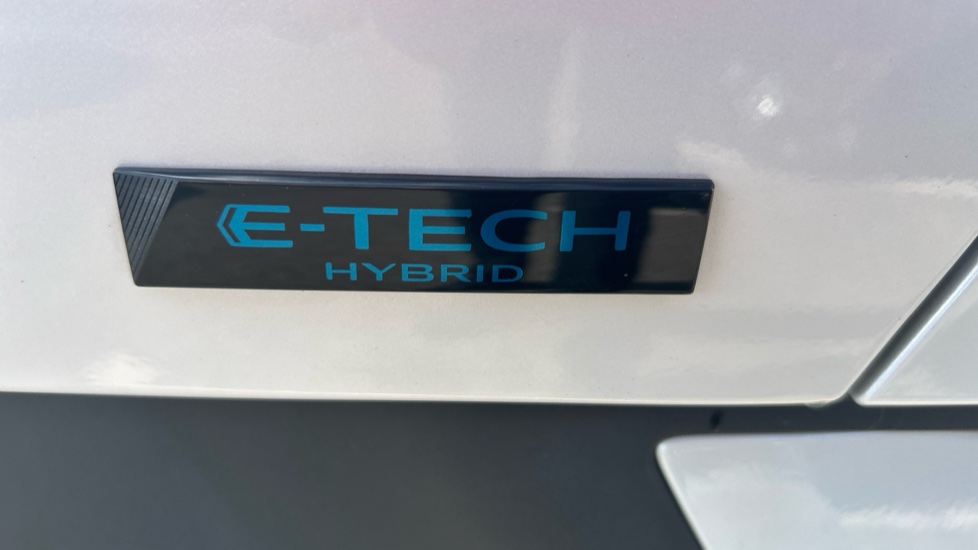 Renault Arkana 1.6 E-Tech FHEV 145 Esprit Alpine 5dr Auto Hybrid Estate - Image 45