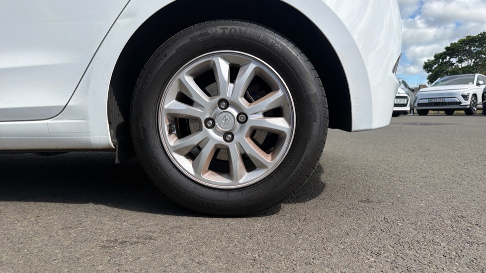 Hyundai i20 1.2 SE 5dr Petrol Hatchback - Image 7