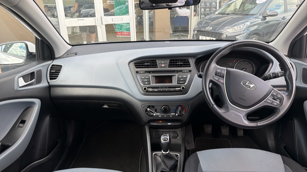 Hyundai i20 1.2 SE 5dr Petrol Hatchback - Image 10