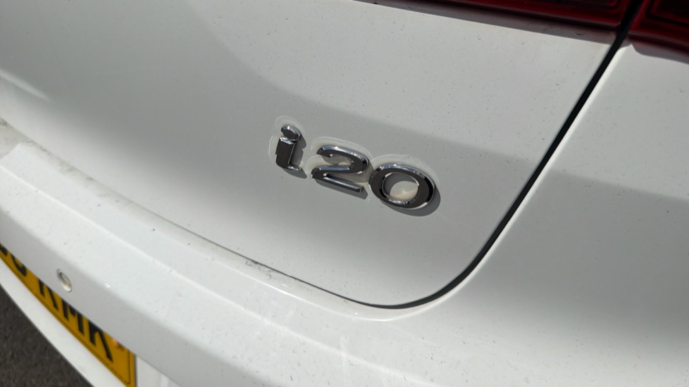 Hyundai i20 1.2 SE 5dr Petrol Hatchback - Image 30