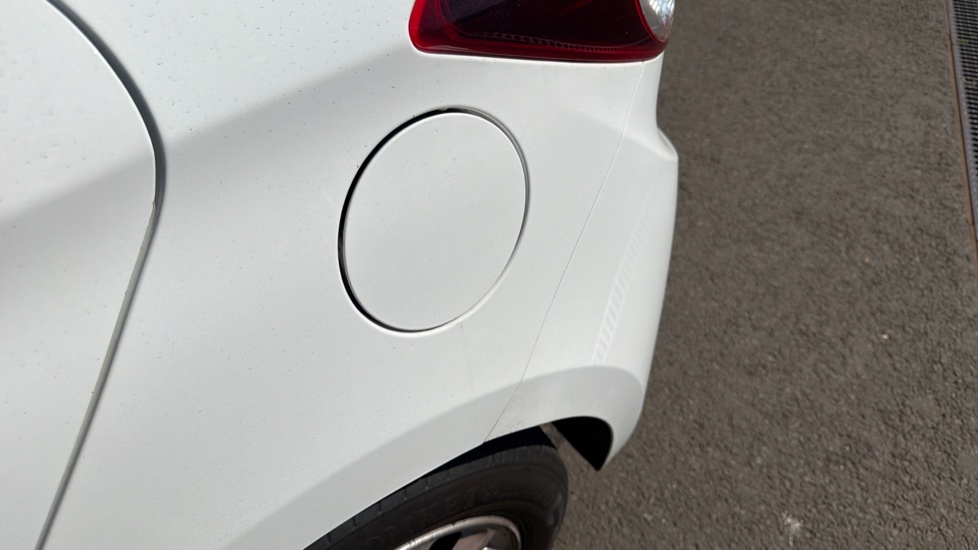 Hyundai i20 1.2 SE 5dr Petrol Hatchback - Image 32