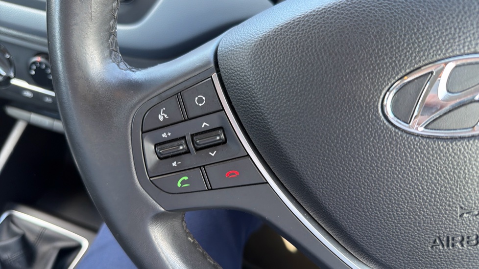 Hyundai i20 1.2 SE 5dr Petrol Hatchback - Image 34