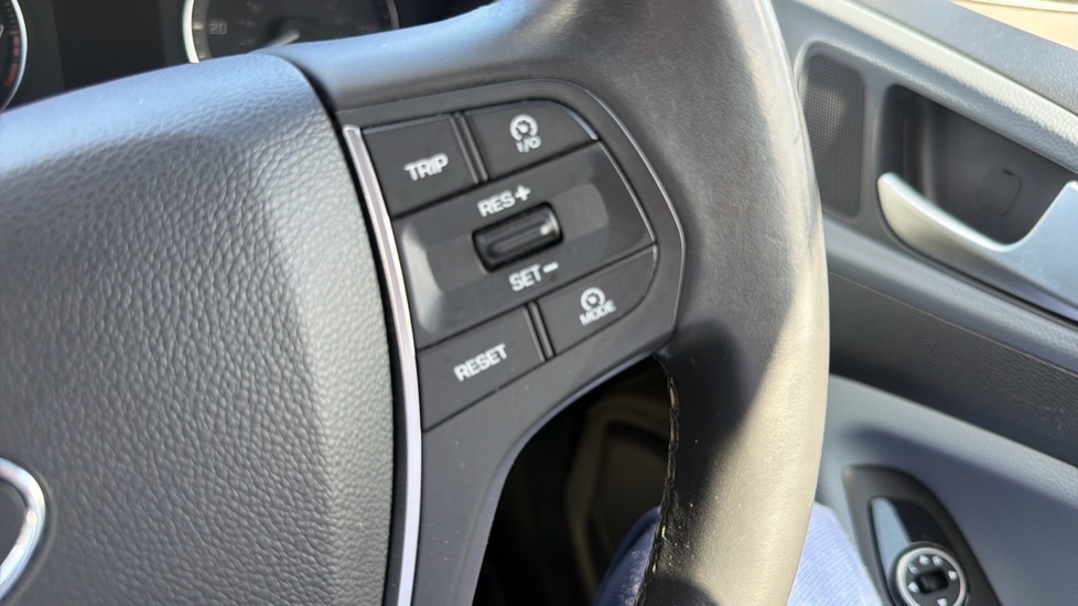 Hyundai i20 1.2 SE 5dr Petrol Hatchback - Image 36