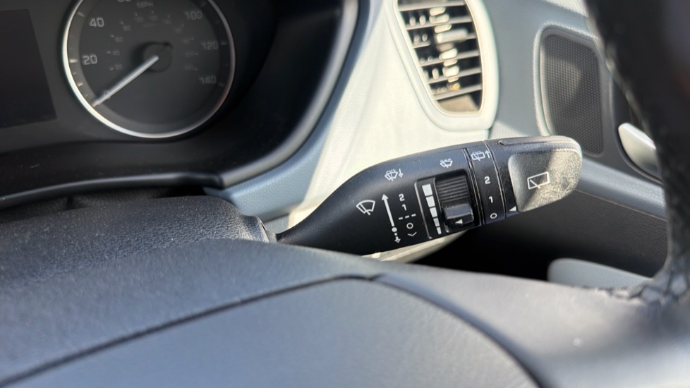 Hyundai i20 1.2 SE 5dr Petrol Hatchback - Image 37