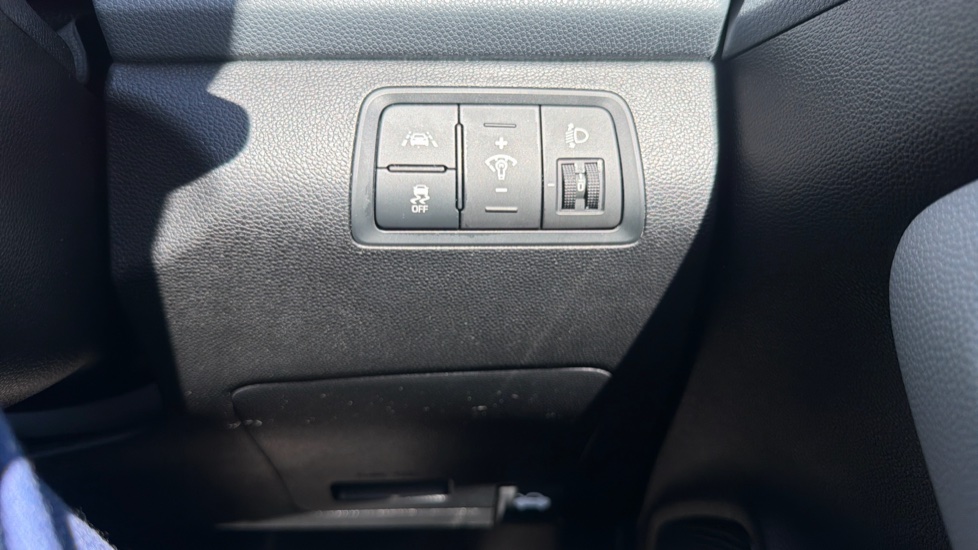 Hyundai i20 1.2 SE 5dr Petrol Hatchback - Image 39