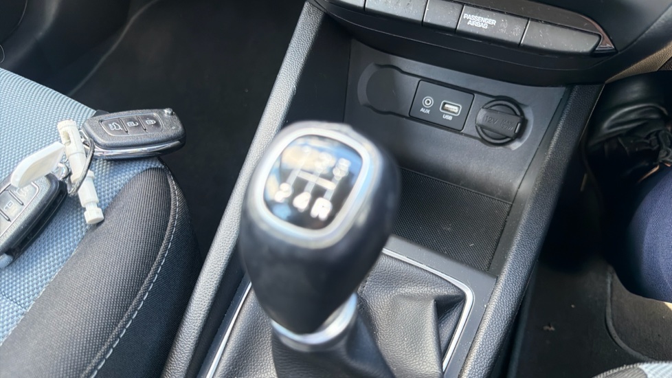 Hyundai i20 1.2 SE 5dr Petrol Hatchback - Image 41