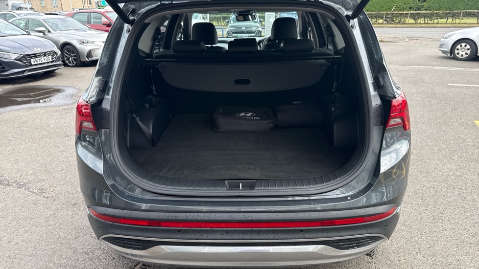 Hyundai SANTA FE 1.6 TGDi Plug-in Hybrid Premium 5dr 4WD Auto Estate - Image 4