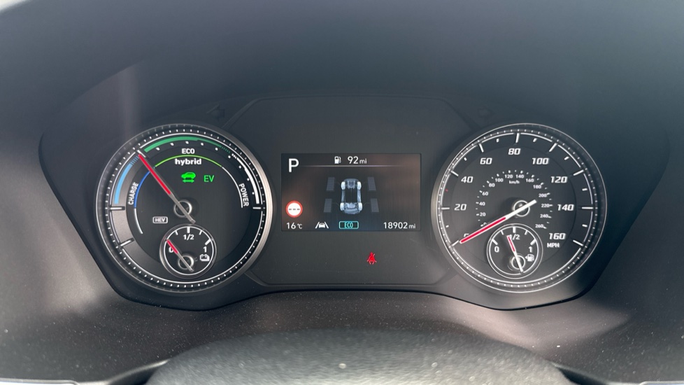 Hyundai SANTA FE 1.6 TGDi Plug-in Hybrid Premium 5dr 4WD Auto Estate - Image 18