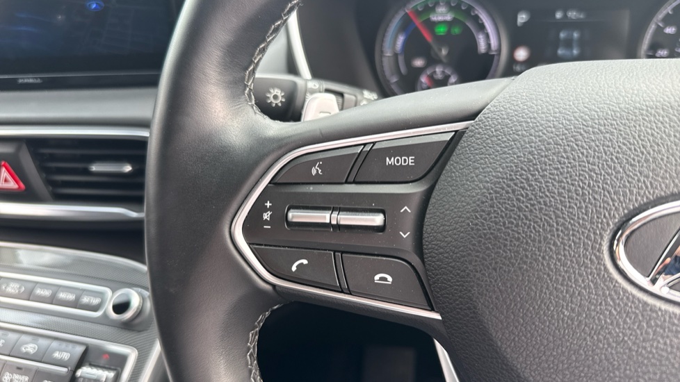 Hyundai SANTA FE 1.6 TGDi Plug-in Hybrid Premium 5dr 4WD Auto Estate - Image 21