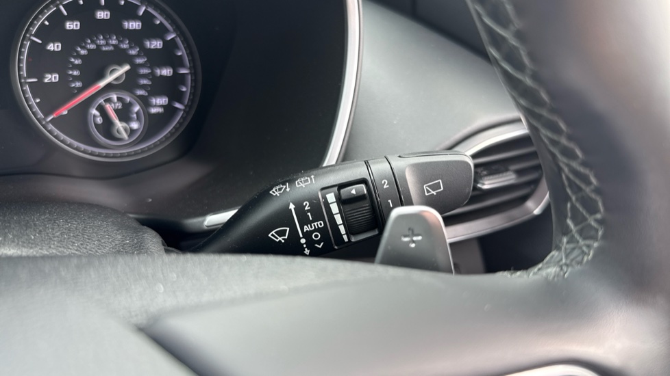 Hyundai SANTA FE 1.6 TGDi Plug-in Hybrid Premium 5dr 4WD Auto Estate - Image 23