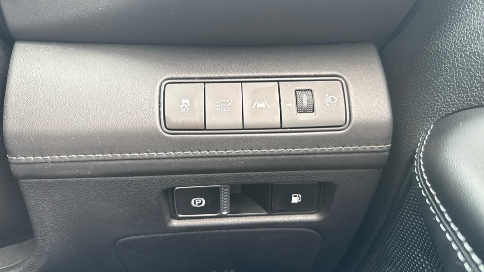 Hyundai SANTA FE 1.6 TGDi Plug-in Hybrid Premium 5dr 4WD Auto Estate - Image 25