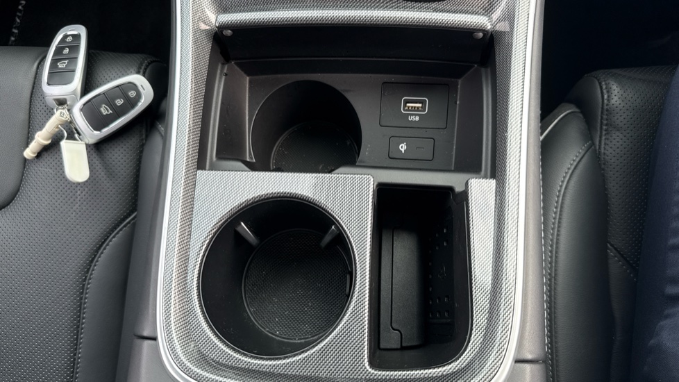Hyundai SANTA FE 1.6 TGDi Plug-in Hybrid Premium 5dr 4WD Auto Estate - Image 32